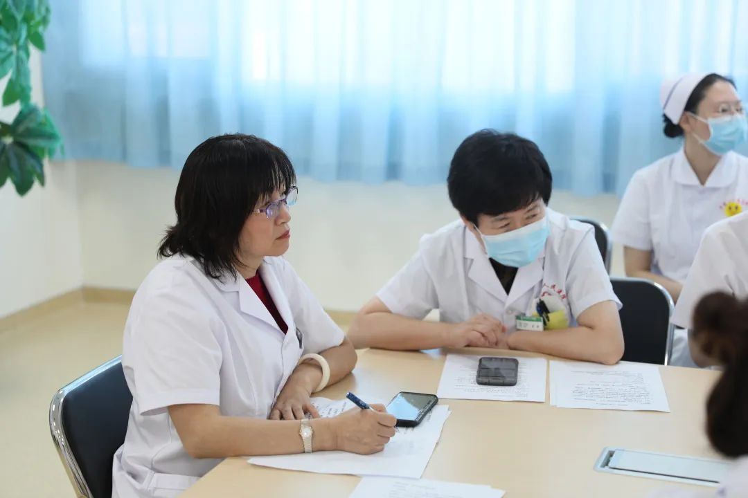 全省首家！中國醫(yī)科大學(xué)附屬第一醫(yī)院專家來“查房”，家門口享國內(nèi)優(yōu)質(zhì)醫(yī)療資源！(圖3)