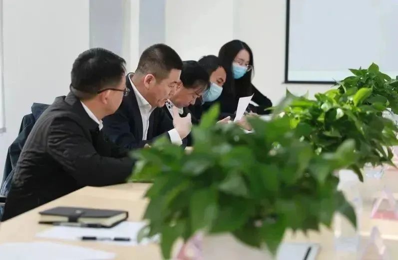 龍港區(qū)人大、區(qū)政府領(lǐng)導(dǎo)一行視察調(diào)研龍港國際醫(yī)療健康產(chǎn)業(yè)園(圖13)