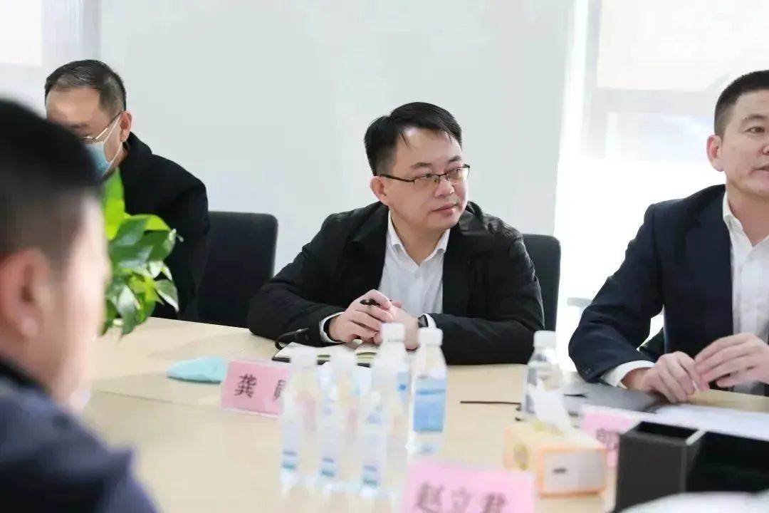 龍港區(qū)人大、區(qū)政府領(lǐng)導(dǎo)一行視察調(diào)研龍港國際醫(yī)療健康產(chǎn)業(yè)園(圖12)